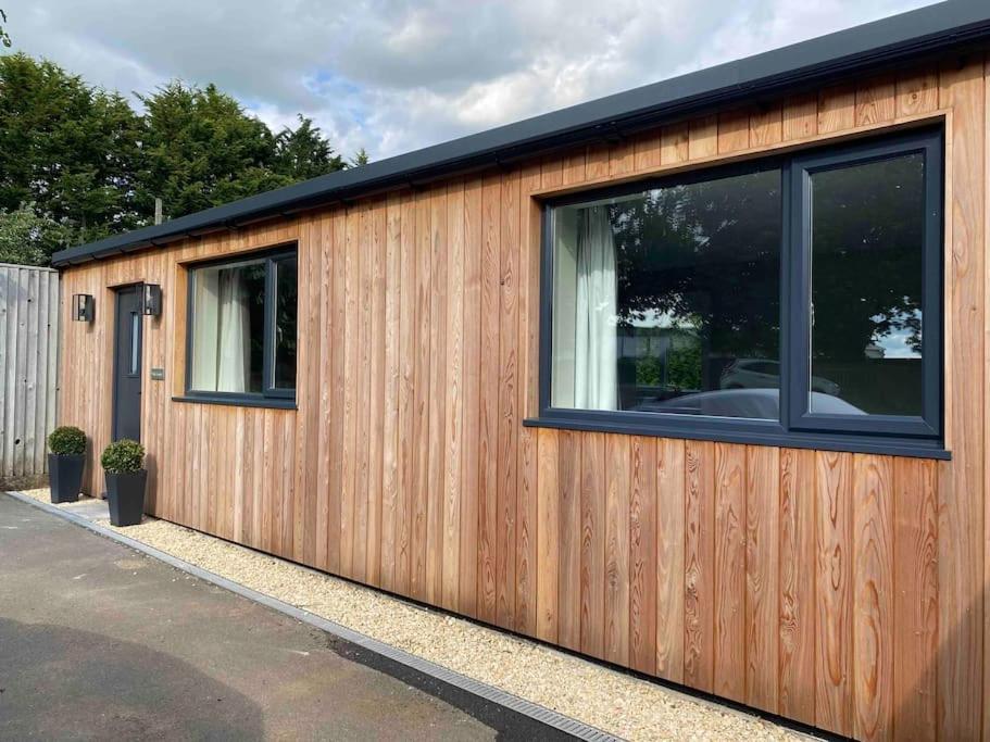 Larks Leaze Lodge, Steeple Ashton, Wiltshire Trowbridge Exterior foto