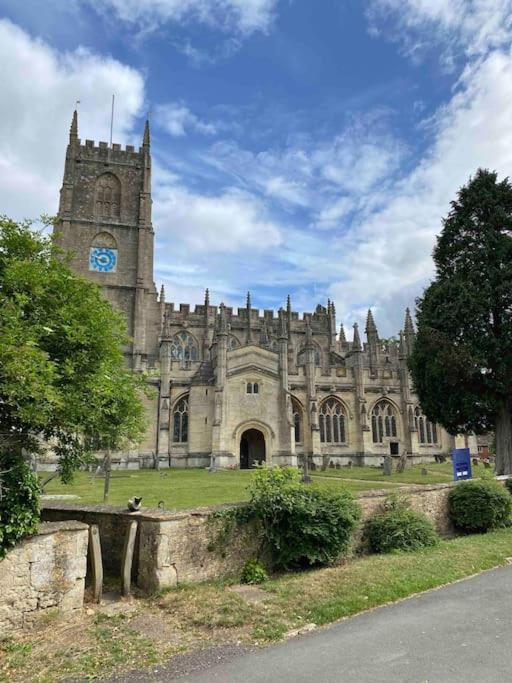 Larks Leaze Lodge, Steeple Ashton, Wiltshire Trowbridge Exterior foto