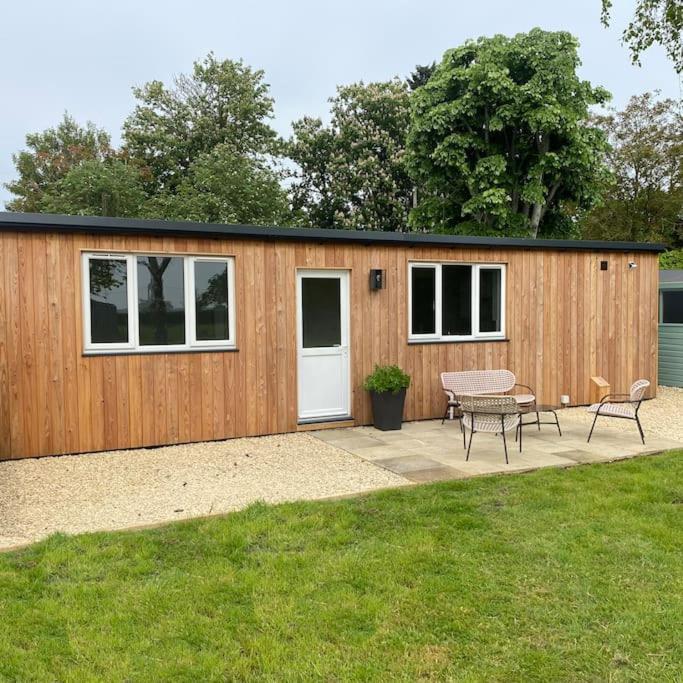 Larks Leaze Lodge, Steeple Ashton, Wiltshire Trowbridge Exterior foto