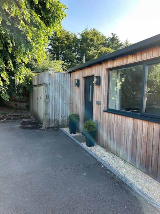 Larks Leaze Lodge, Steeple Ashton, Wiltshire Trowbridge Exterior foto