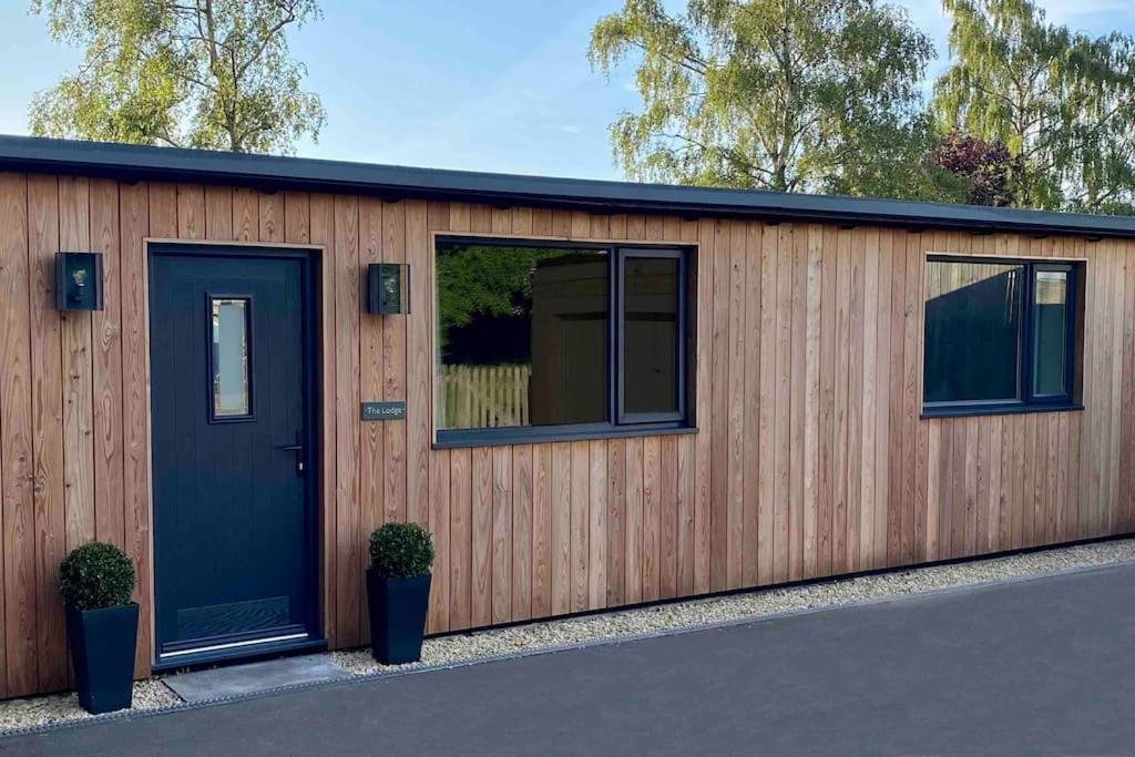 Larks Leaze Lodge, Steeple Ashton, Wiltshire Trowbridge Exterior foto